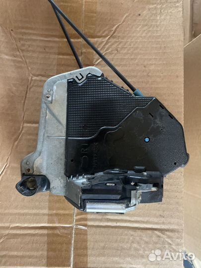 Замок дверной toyota rav 4 2008 год