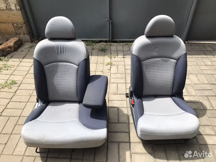 Комплект сидений Mitsubishi Colt