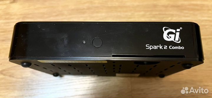 Спутниковый тв тюнер (ресивер) Gi Spark 2 Combo