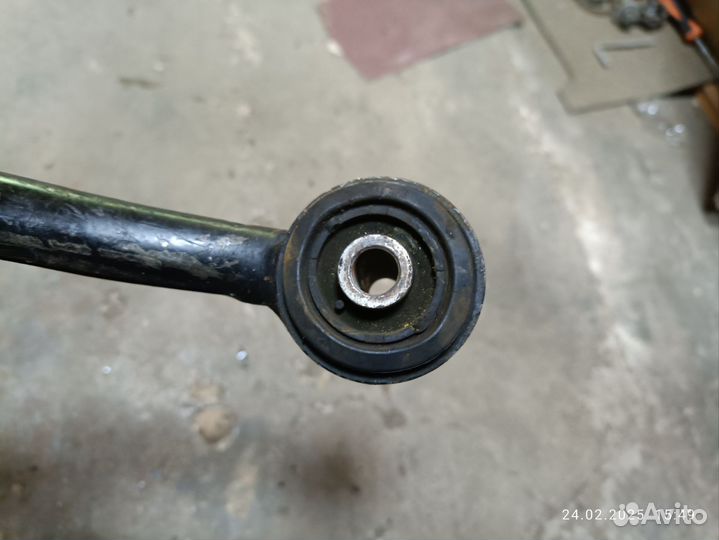 Рычаг передний левый верхний Toyota jzx93