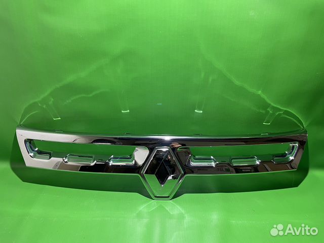 Накладка решетки радиатора Renault Duster