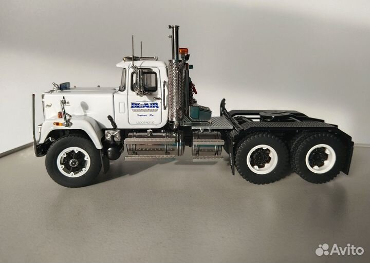 1/50 HHR Mack Superliner Brian Blair 1из75 не WSI