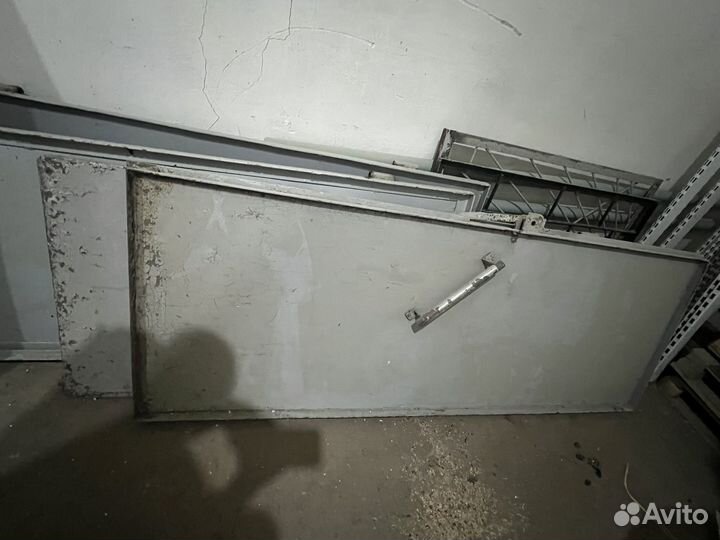 Металлическая дверь бу