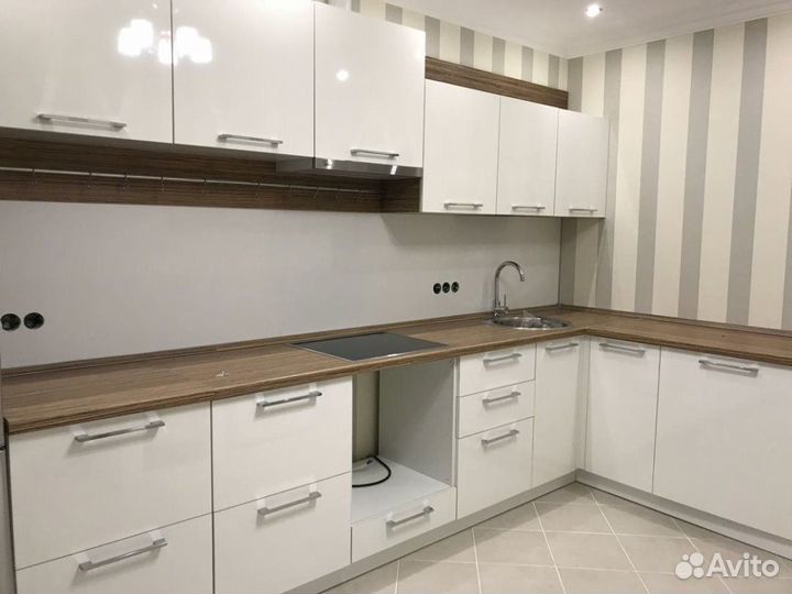 Кухня на заказ светлая элитная в Уфе