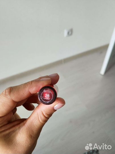 Стойкая губная помада