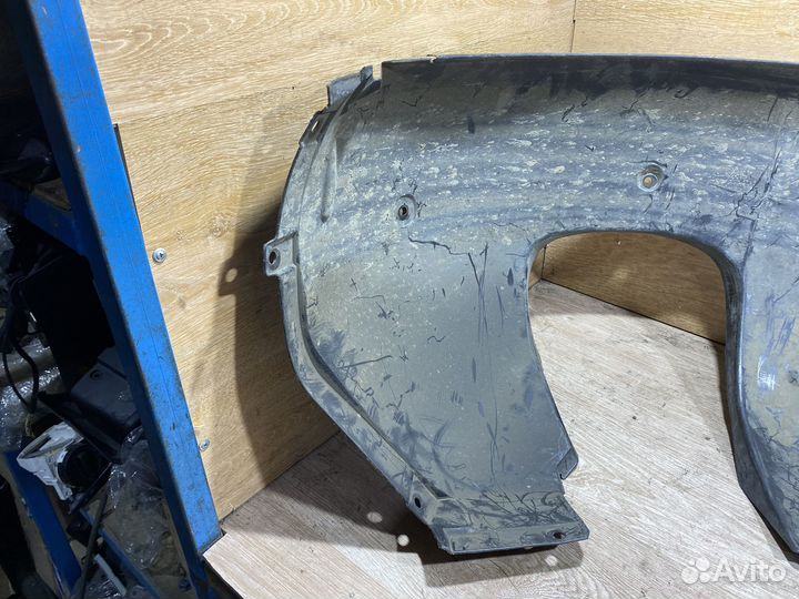Подкрылок передний левый BMW 3 E46 1704424