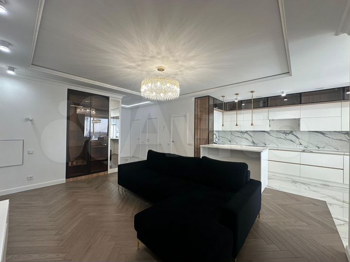 3-к. квартира, 130 м², 17/25 эт.