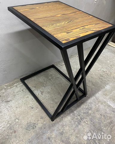 Столик прикроватный