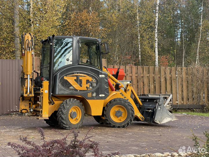 Экскаватор-погрузчик Venieri 1.33B, 2020