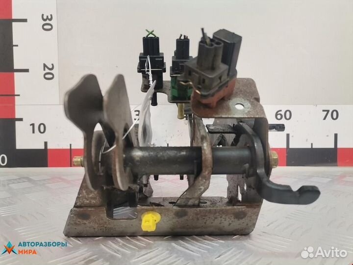 Педаль Ford Fiesta 5 2003 1471672