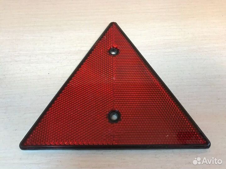 Отражатель на прицеп красный треугольный DOB-031