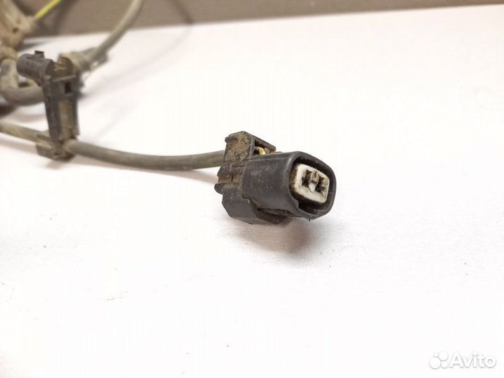 Датчик abs задний правый Toyota Camry V-50 2.5