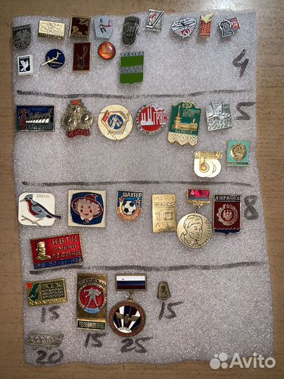 25- Значки последние находки