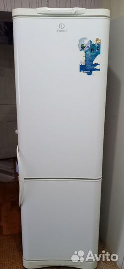 Холодильник бу Indesit
