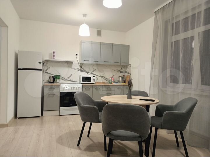 2-к. квартира, 65 м², 4/19 эт.