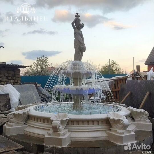 Бассейн фонтана Верона с ракушками