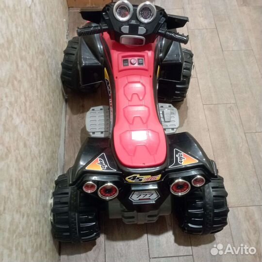Детский квадроцикл на аккумуляторе