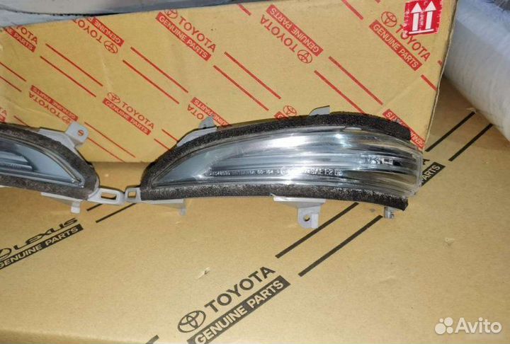 Поворотник в зеркало Lexus Lx 2009-2020