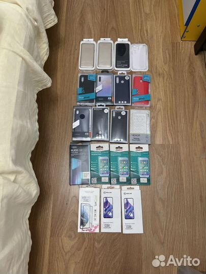 Чехлы, защитные стекла на телефоны