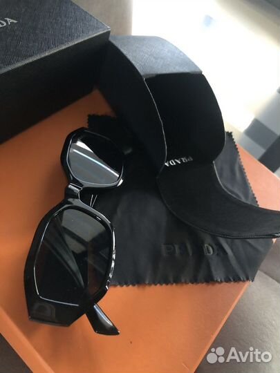 Солнцезащитные очки