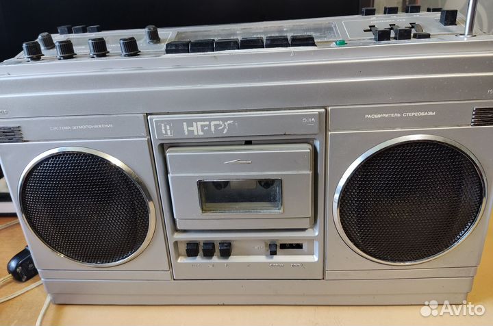Радиоприемники и магнитола