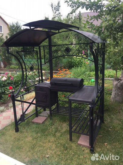 Мангал с крышей