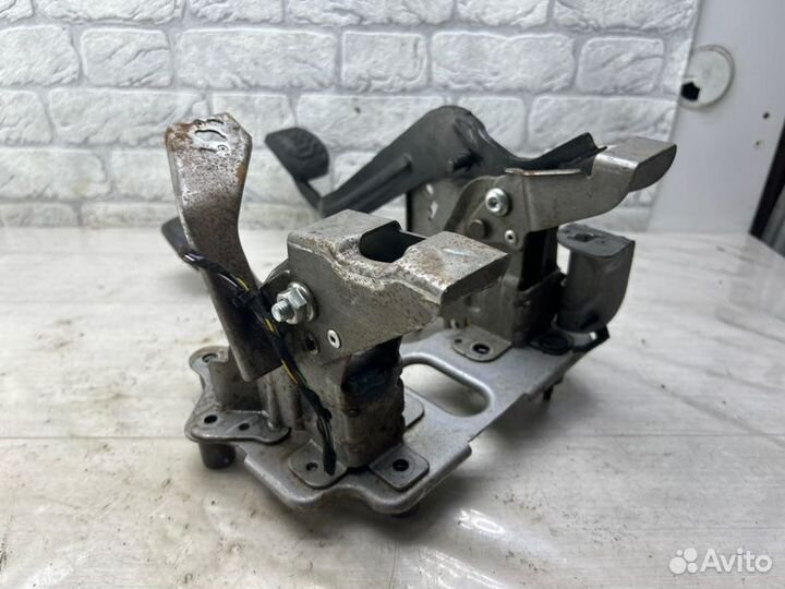 Педальный узел Ford Transit 8