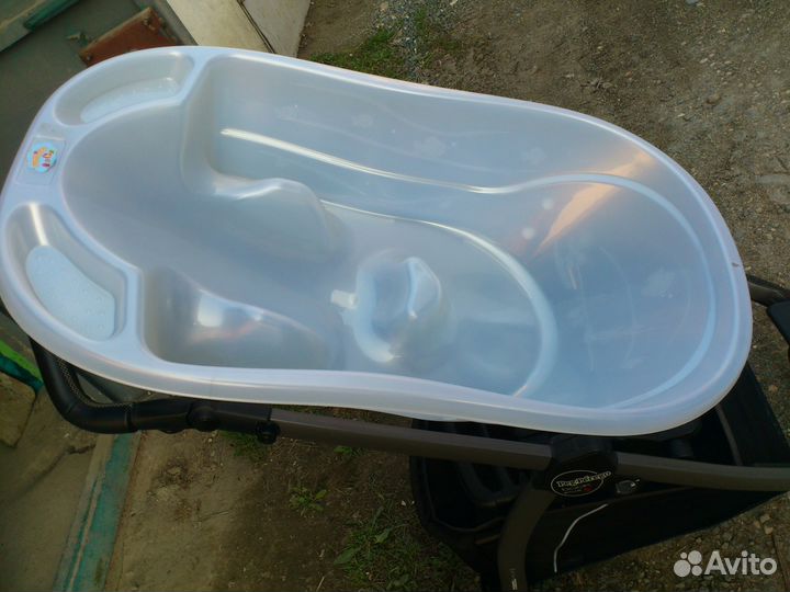 Детские ванночки анатомической формы белая и розов