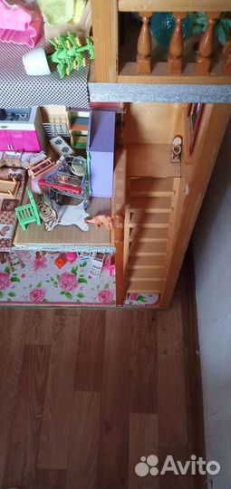 Продаётся кукольный домик,ручная работа