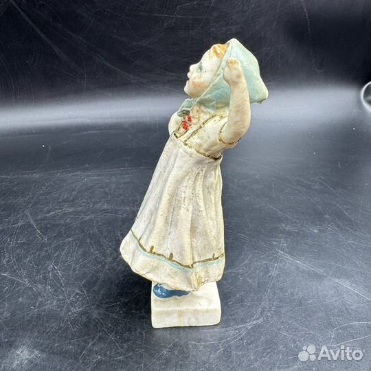 Статуэтка танцующая девочка в платке СССР