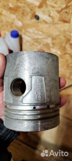 Поршня от неведомой зверушки