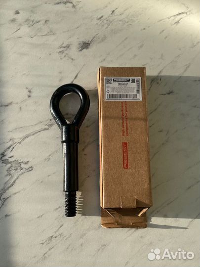 Буксировочный крюк новый