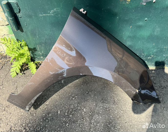 Переднее правое крыло на hyundai solaris 1