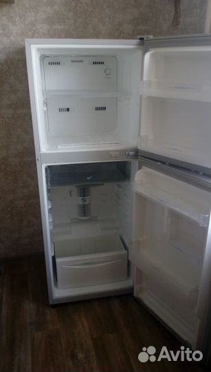 Холодильник 