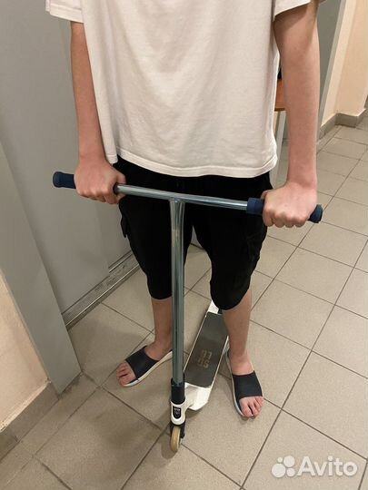 Продаю самокат трюковый