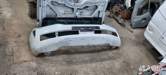 Бампер пер. Toyota Land Cruiser 200/2009