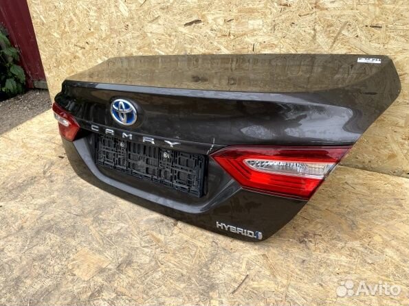 Крышка багажника Тойота Камри 70