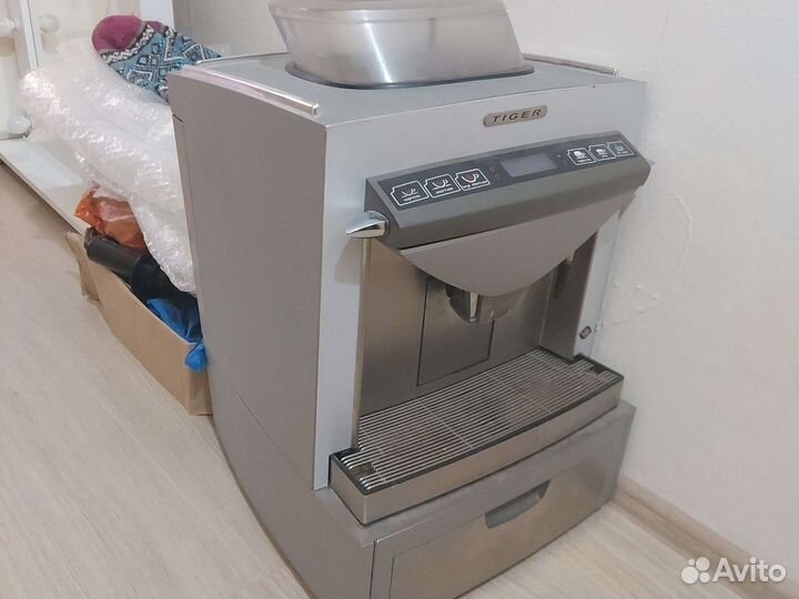 Профессиональная швейцарская кофе машина