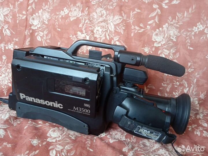 Видеокамера профессиональная panasonic