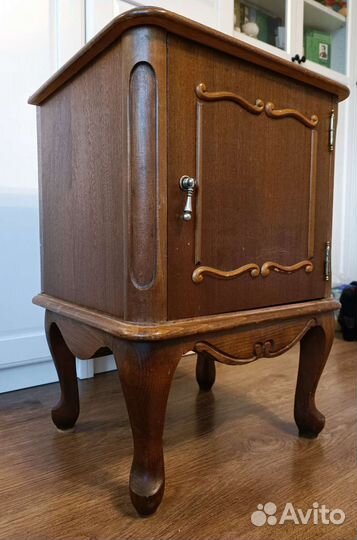 Тумбочки Румыния деревянные