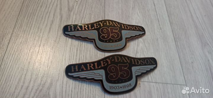 Эмблемы, шильды на бак Harley Davidson 95 лет