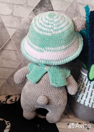 Медвежонок Моня из плюшевой пряжи