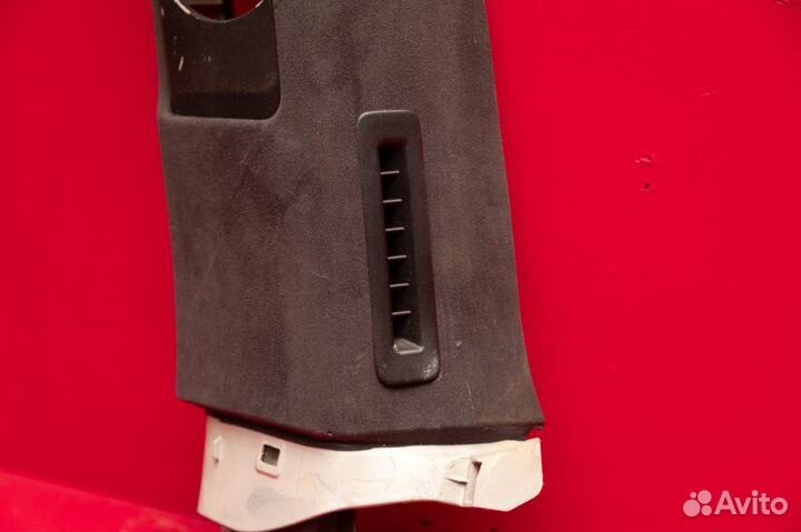 Обшивка стойки правая Toyota Land Cruiser 200 1VD