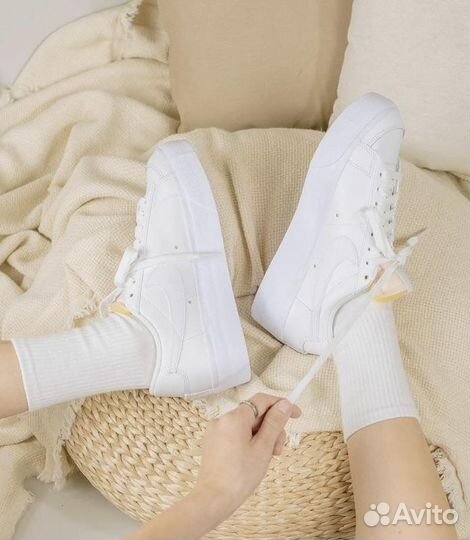 Кожаные кеды на платформе Nike 43 белый
