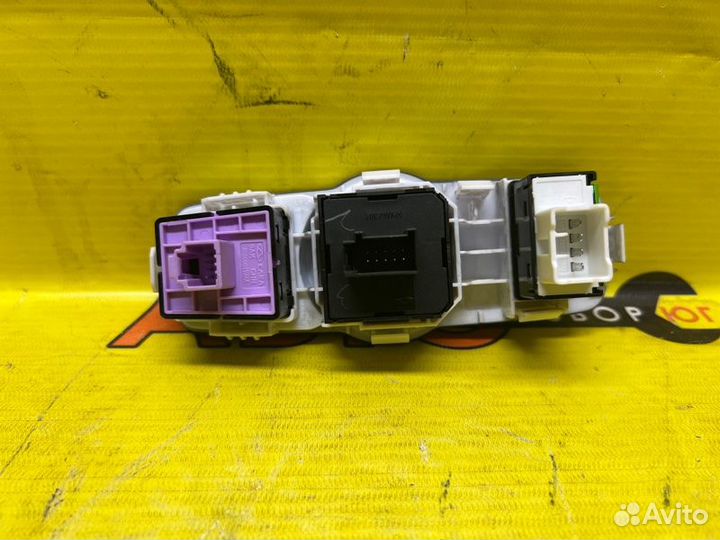 Блок управления зеркалом Chery Tiggo 4 sqre4T15B