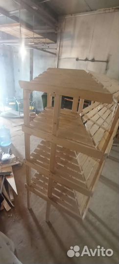 Комплект мебели из массива. Полки с подсветкой