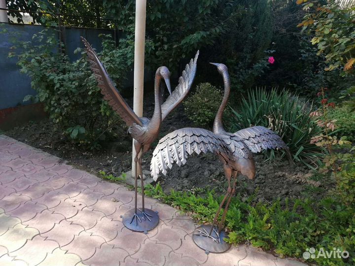 Журавлиная семья-скульптурная композиция