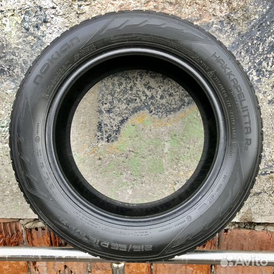 Nokian Tyres Hakkapeliitta R2 215/55 R16