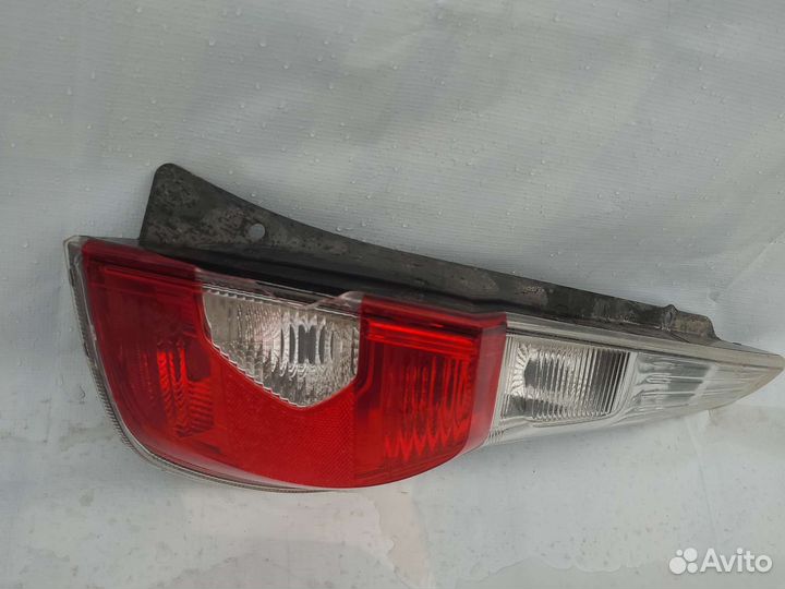 Фонарь задний правый Datsun mi do с трещиной