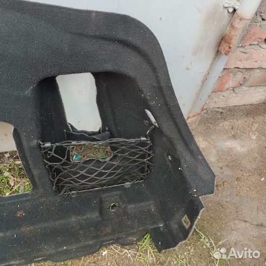 Обшивка багажника правая Mercedes-Benz E-Class W21